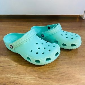Crocs Slip On Mint Green Size 8